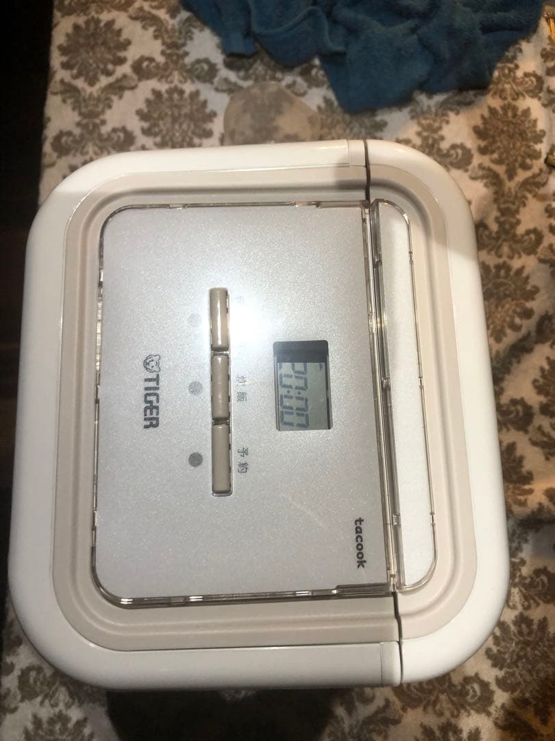 半額以下70%引き　超美品炊飯器　3号炊き