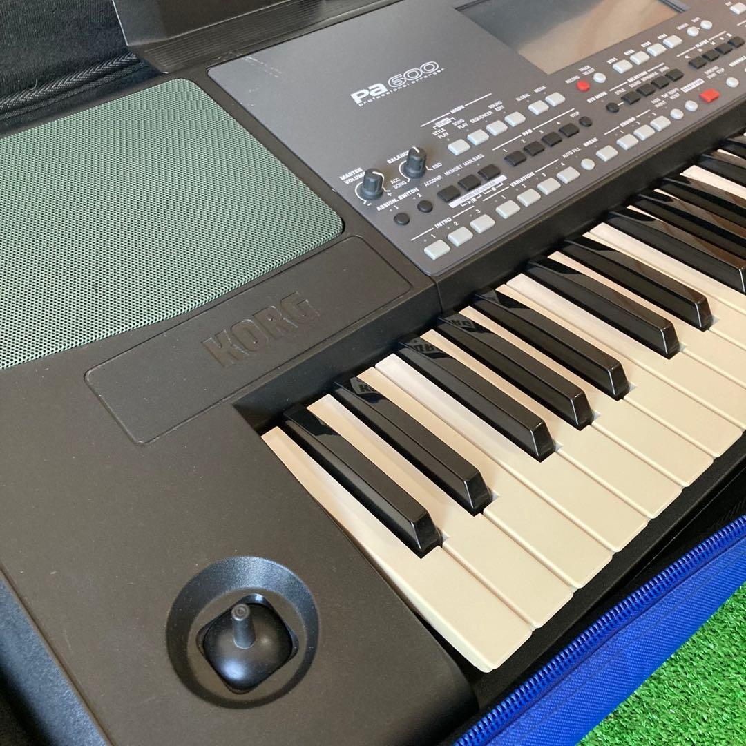 付属品多数！　KORG Pa600 Professional Arranger