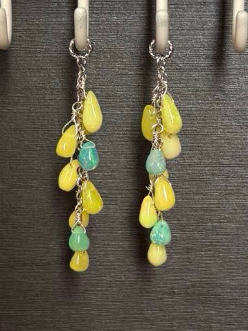 No.14天然石イエローオパールxエチオピアンカラーオパールー　チェーンチャーム