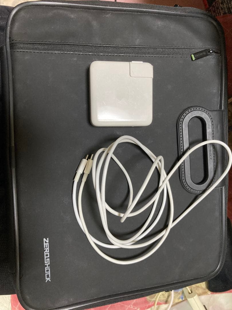 MacBookPro 13インチ M1 8GB 512GB 週末値下げ中