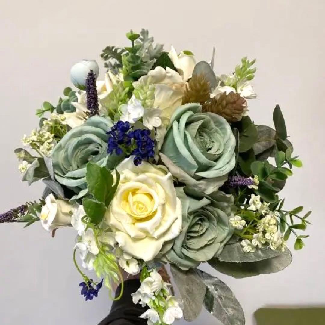 ウェディングブーケ　ブーケ　ブートニア　シルバーブルーホワイト　結婚式