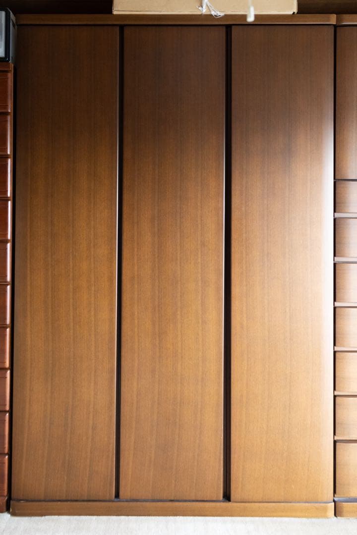 大幅値下げ　 洋服だんす　左