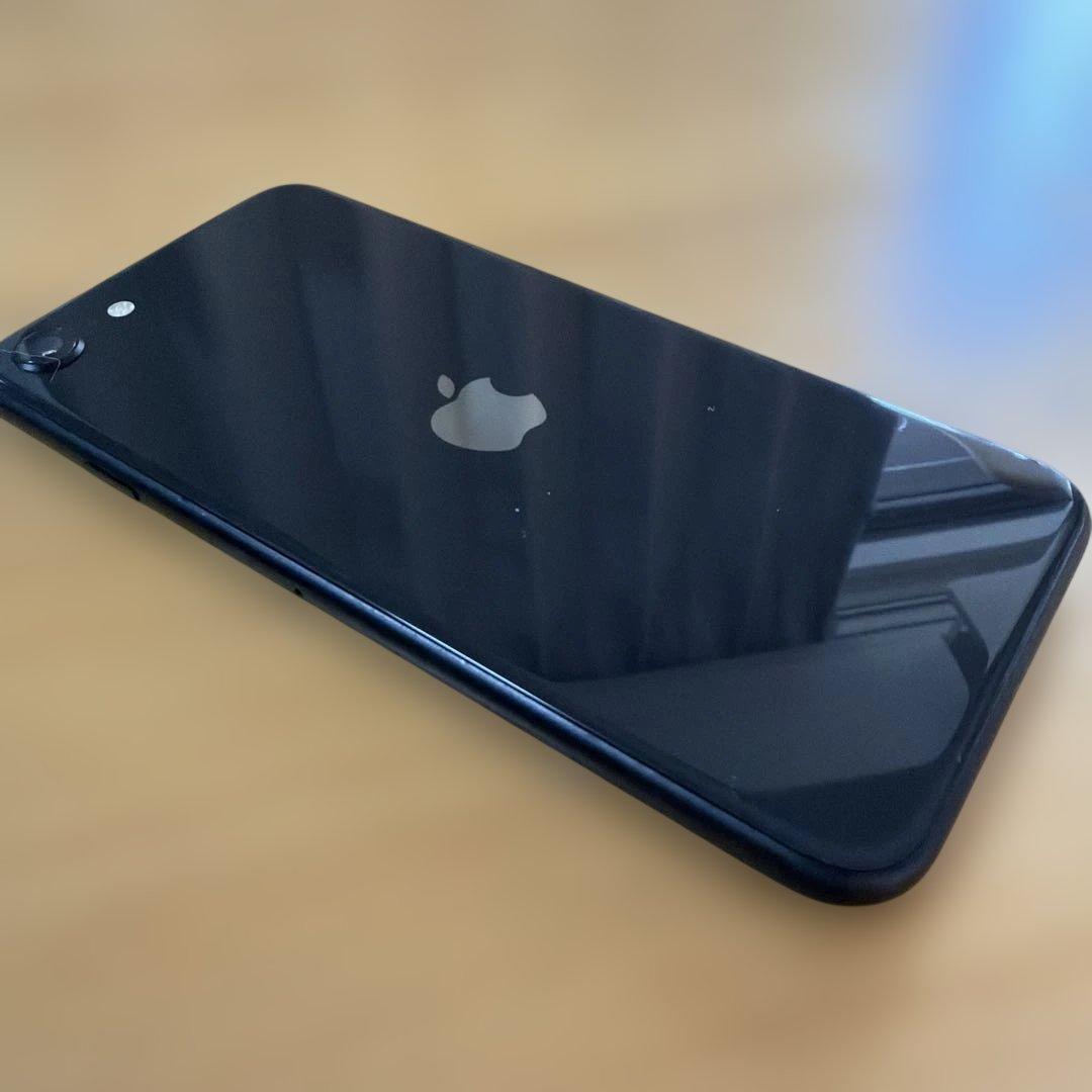 【美品】iPhone SE (第2世代) 64GB BLACK 未使用付属品付き