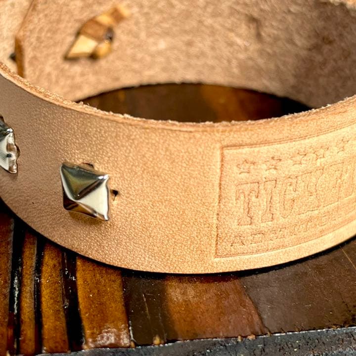 ＊展示品♪ハンドメイド♪ コンチョボタンのスタッズレザーブレスレット＊