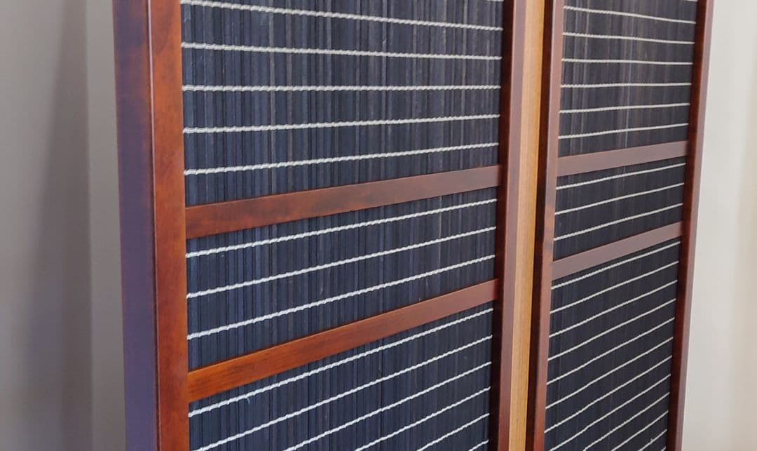 衝立間仕切り１枚式ブラック木簾使用衝立　フレームブラウン仕上げ１台限定