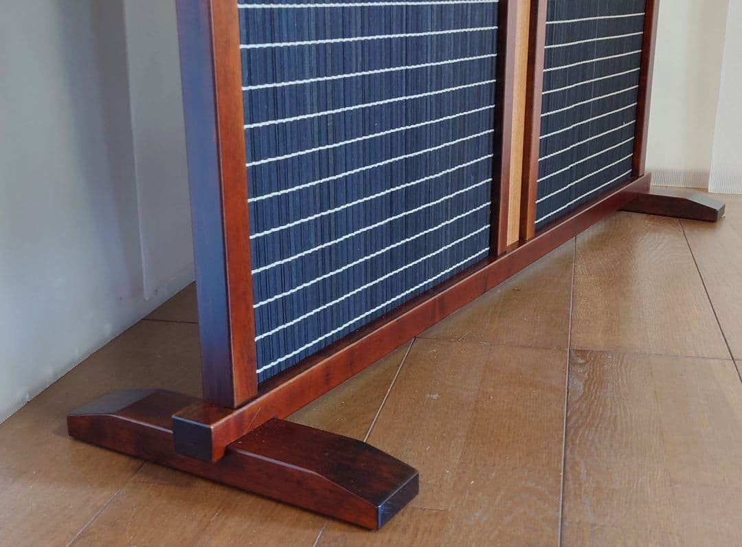 衝立間仕切り１枚式ブラック木簾使用衝立　フレームブラウン仕上げ１台限定