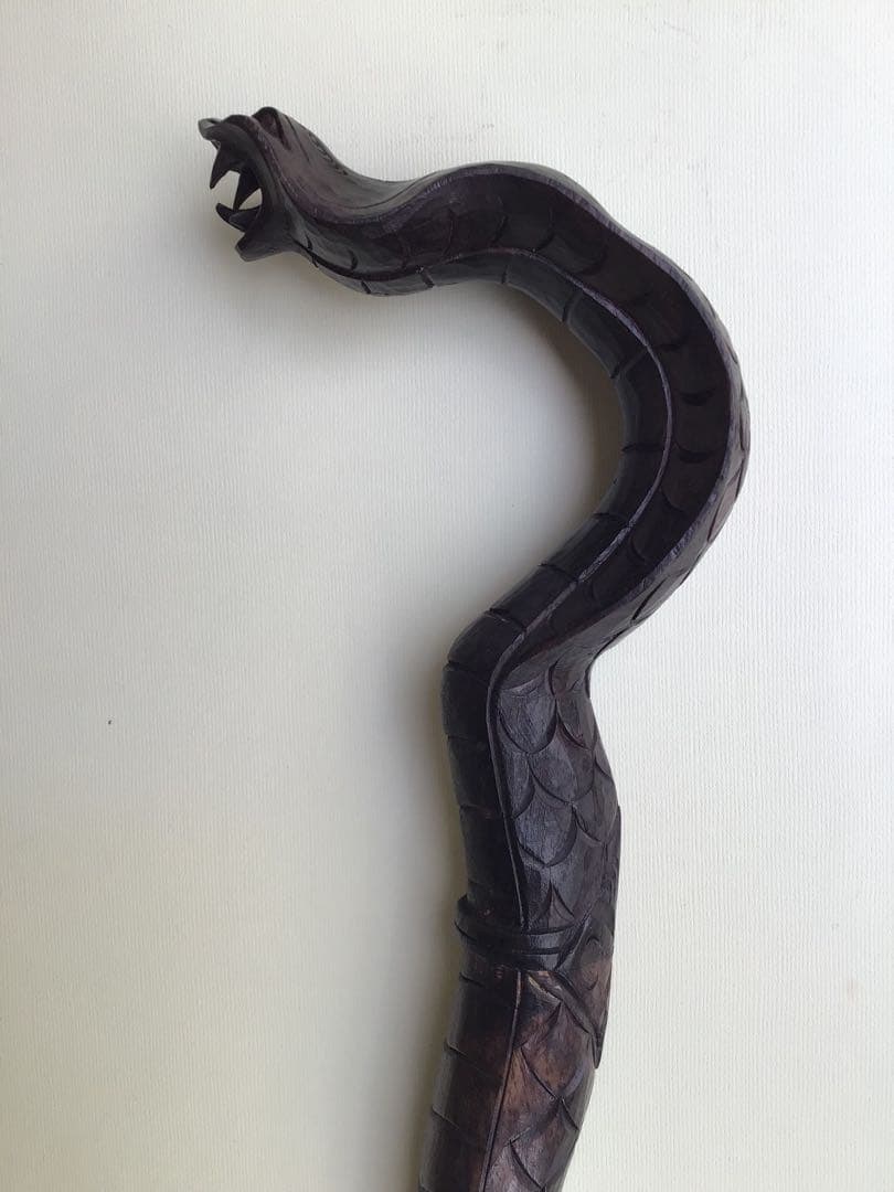 「SALE‼️」　杖 コブラ模り　木彫り [約H 98cm]