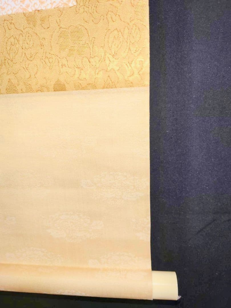 3-15　掛け軸　佐藤雅美　雪中南天雀図