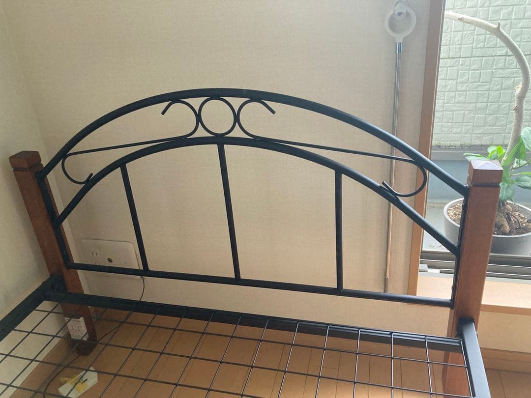 【都内限定、引き取り歓迎】シングルベッドフレーム ニトリ