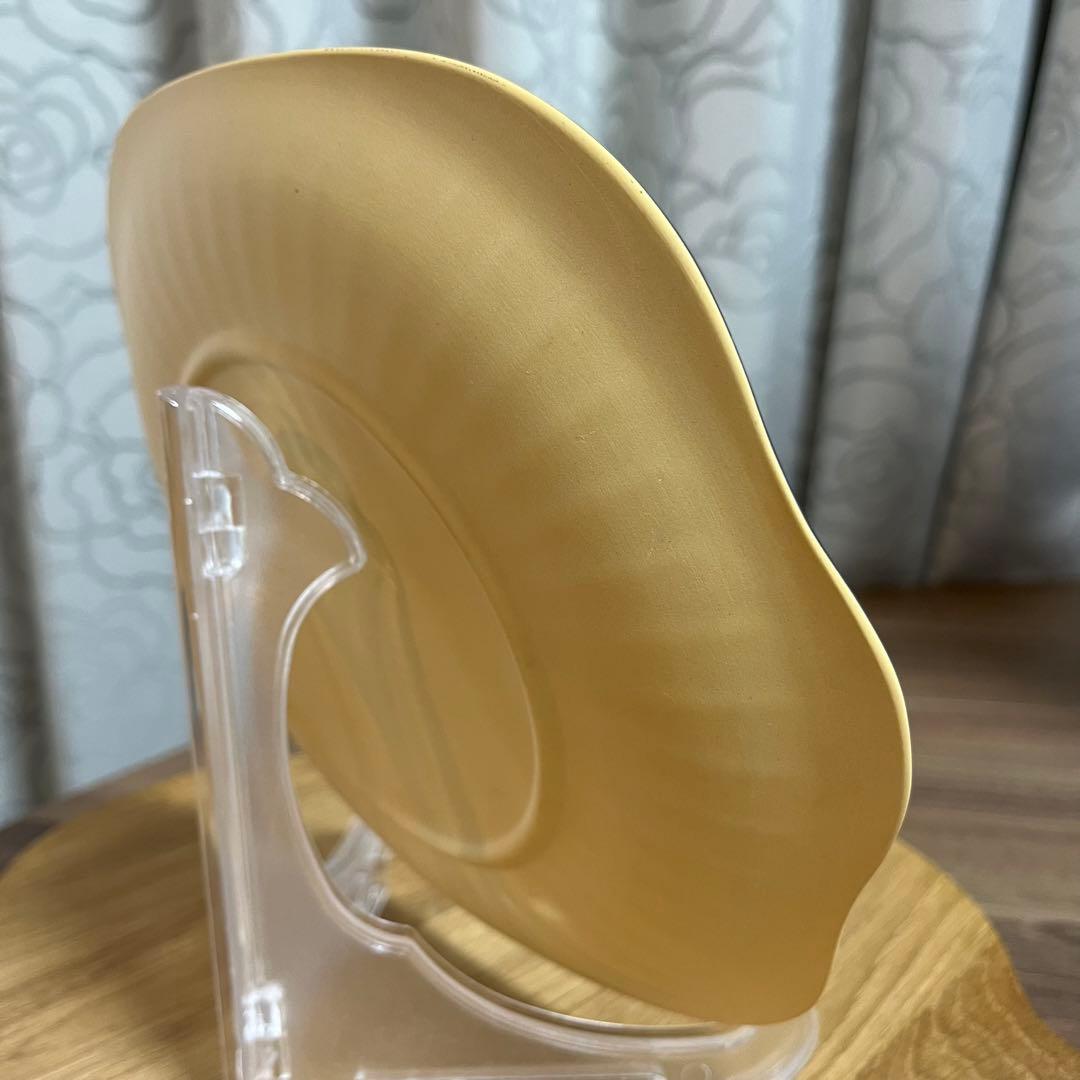 ウェッジウッド ジャスパーウェア バッカス プレート ブラックオンケインイエロー