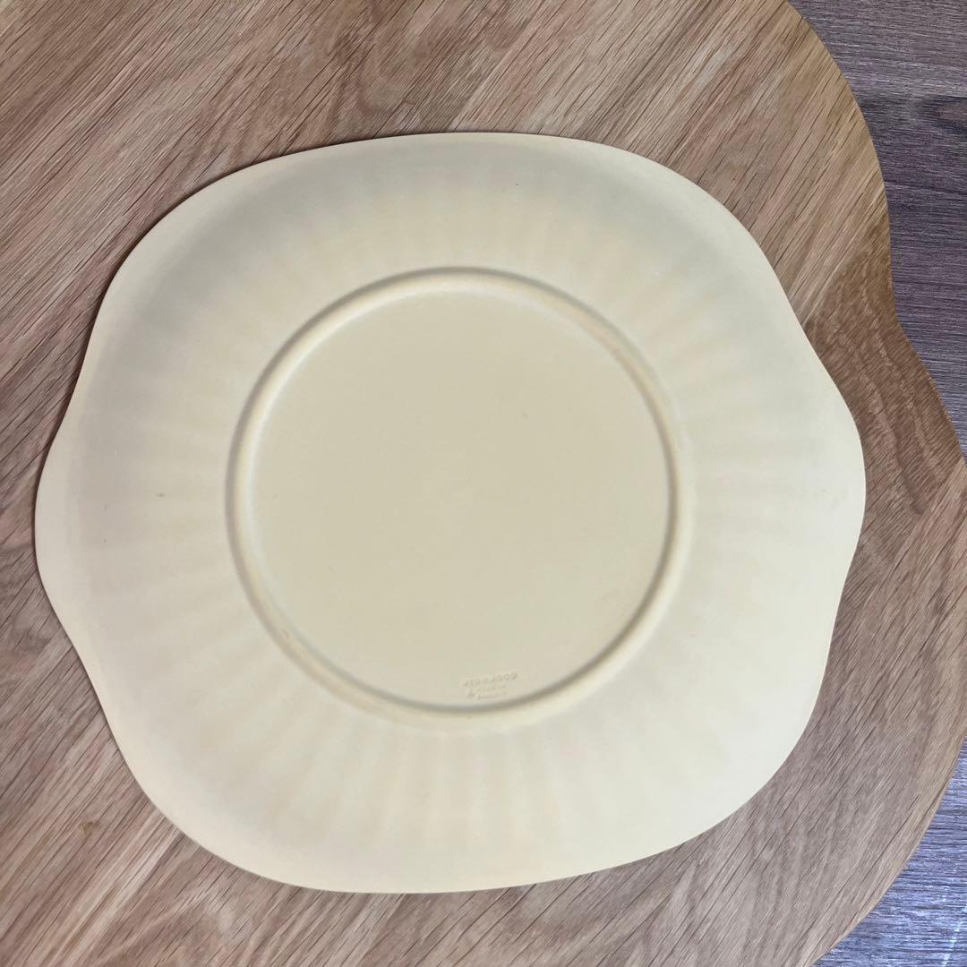 ウェッジウッド ジャスパーウェア バッカス プレート ブラックオンケインイエロー