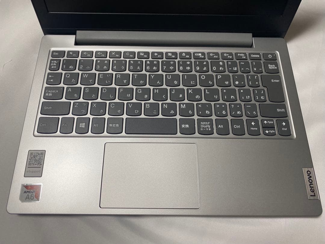 美品Lenovo ノートPC ACアダプター付き　初期化済ディスプレイ11.6型