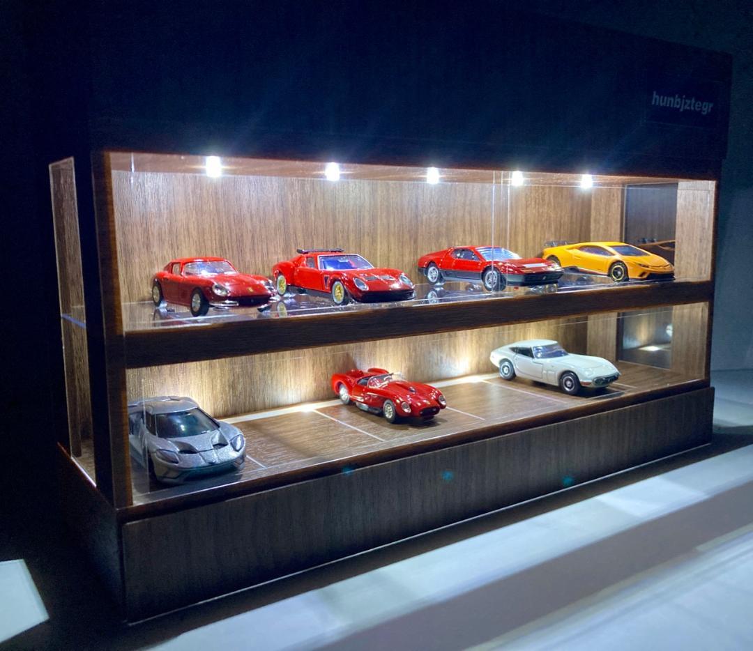 1/64展示16台可・W300ウォールナット・ディスプレーBOX /ネオジオラマ