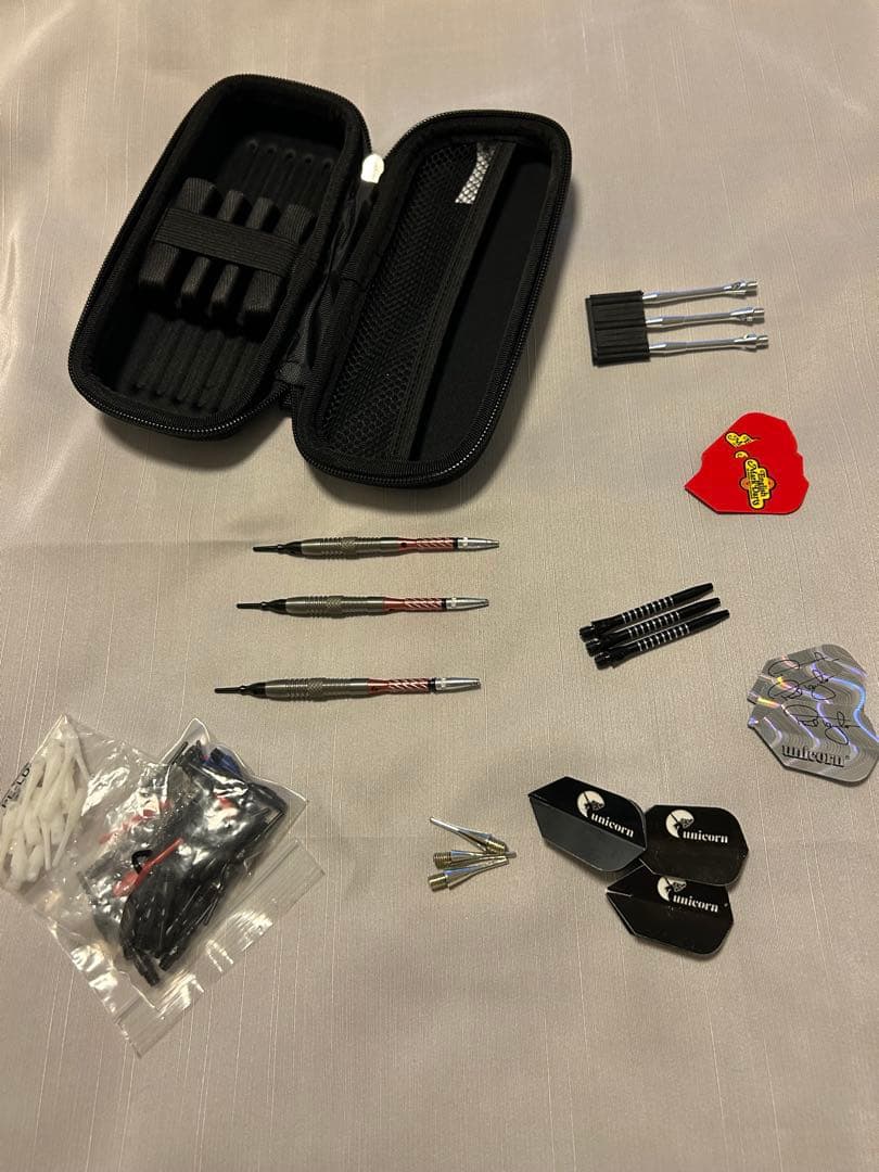 ダーツ３本セット 金属製シャフト 9本、フライト(9枚付)