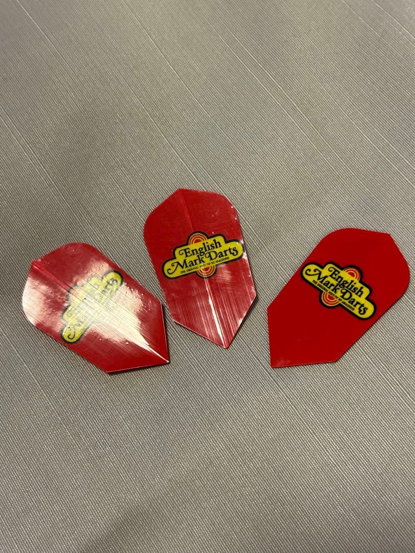 ダーツ３本セット 金属製シャフト 9本、フライト(9枚付)