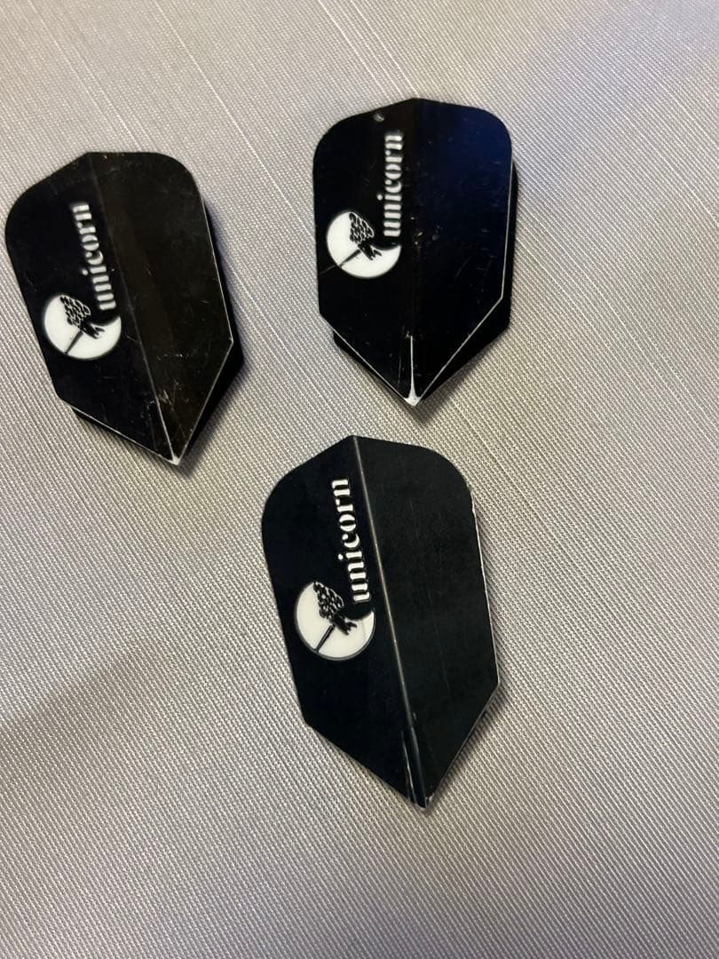 ダーツ３本セット 金属製シャフト 9本、フライト(9枚付)