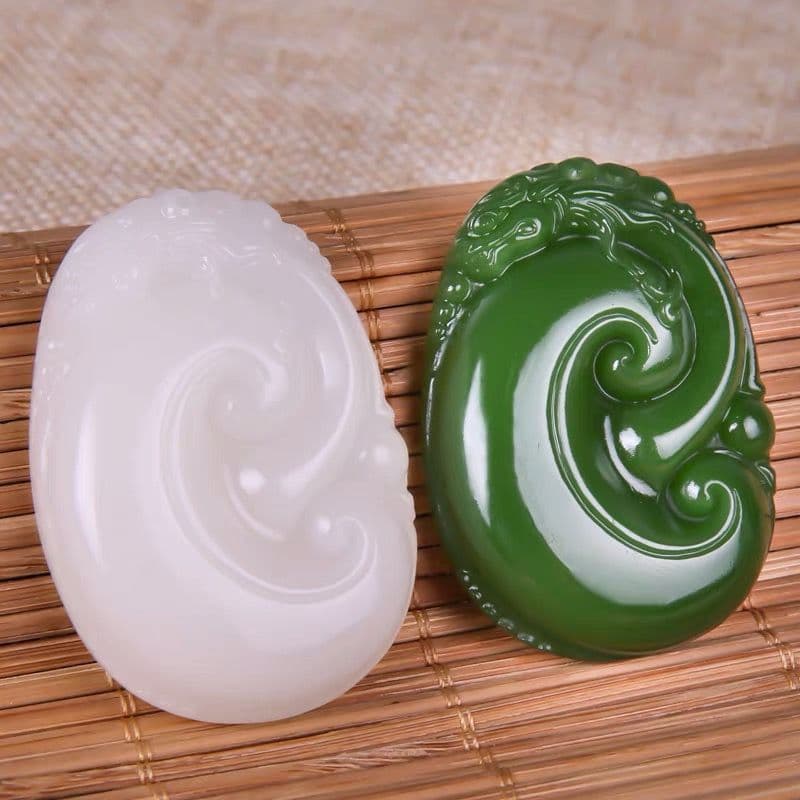 和田玉白玉碧玉のペンダント