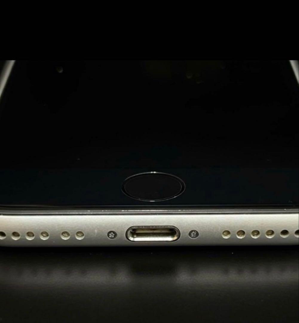 【超美品】iPhone SE 第2世代 128GB ホワイト/純正BT90%