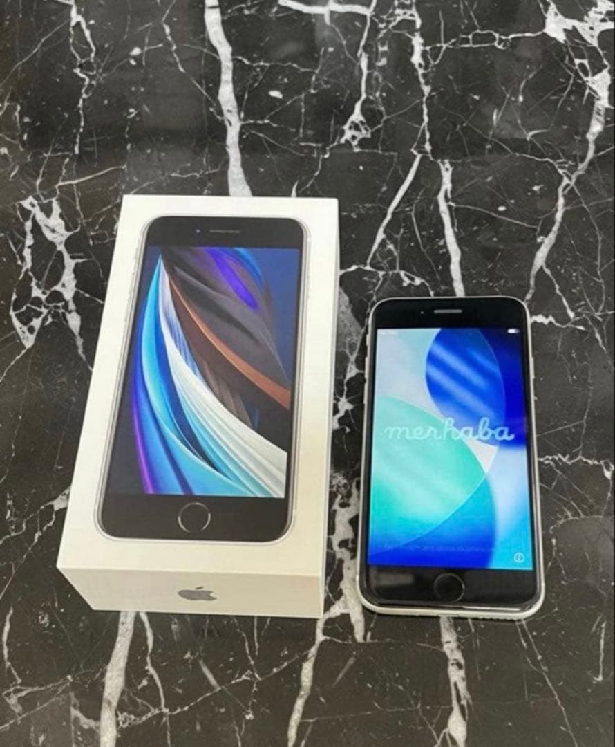 【超美品】iPhone SE 第2世代 128GB ホワイト/純正BT90%