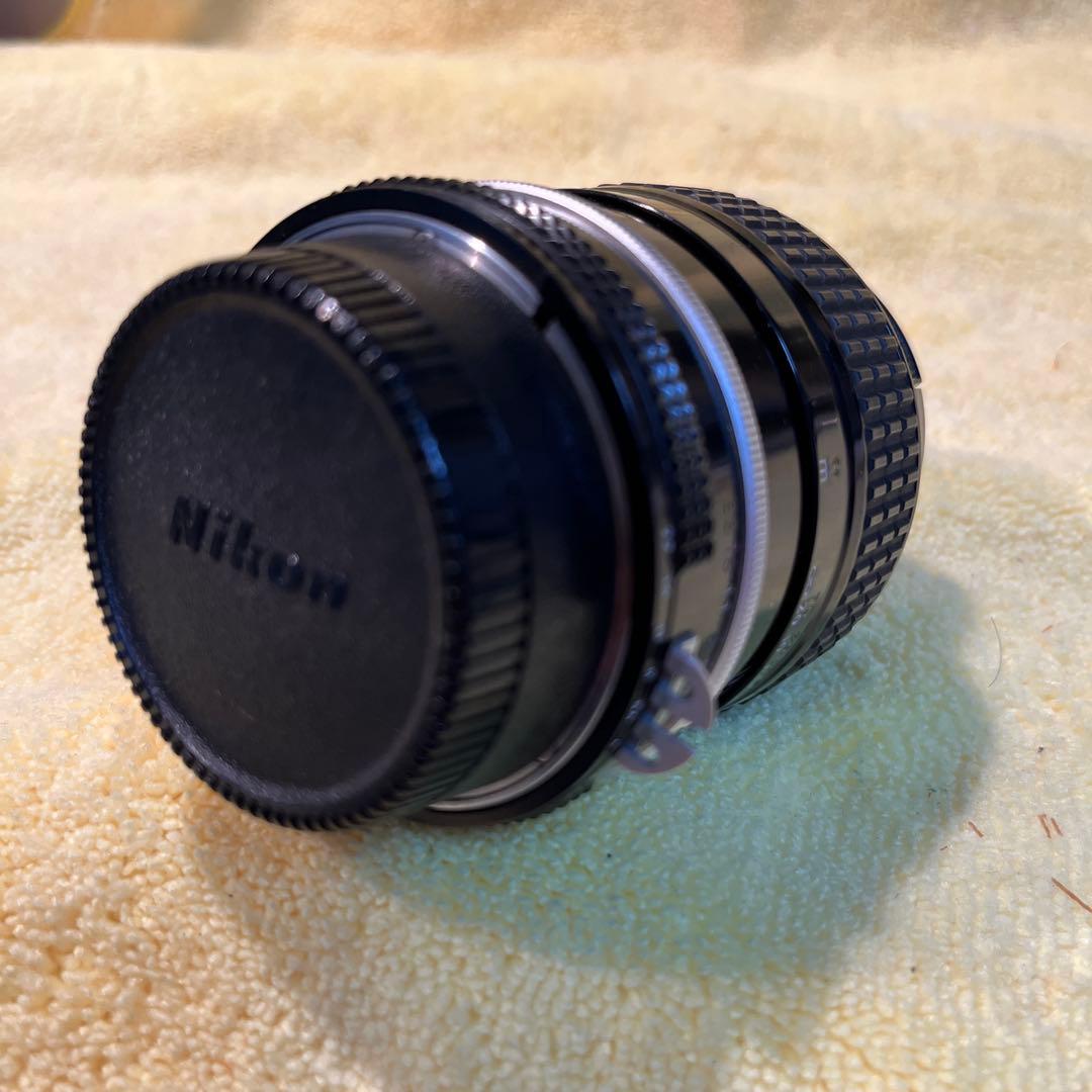 NIKKOR 105mm f/2.5 単焦点レンズ