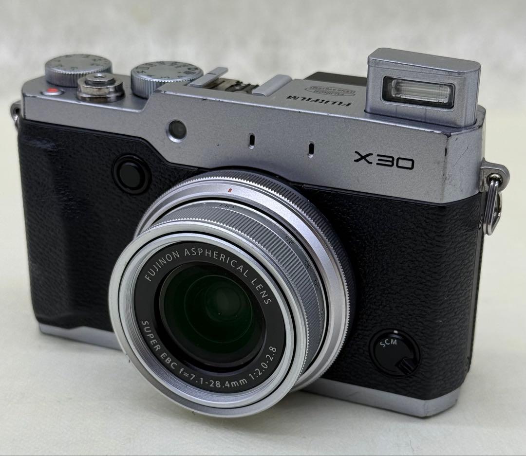 Fujifilm X30 コンパクトデジタルカメラ　#198