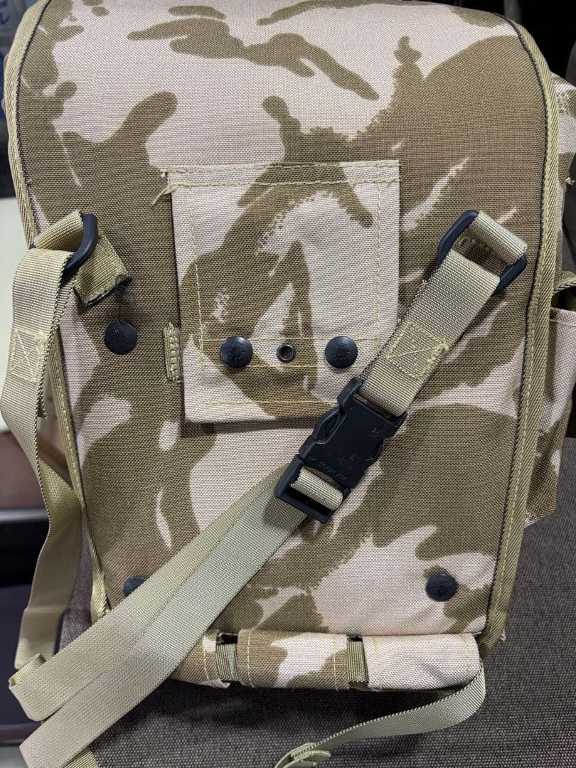 英軍 ガスマスク GSR レスピレーター バックホルダーフレーム付き