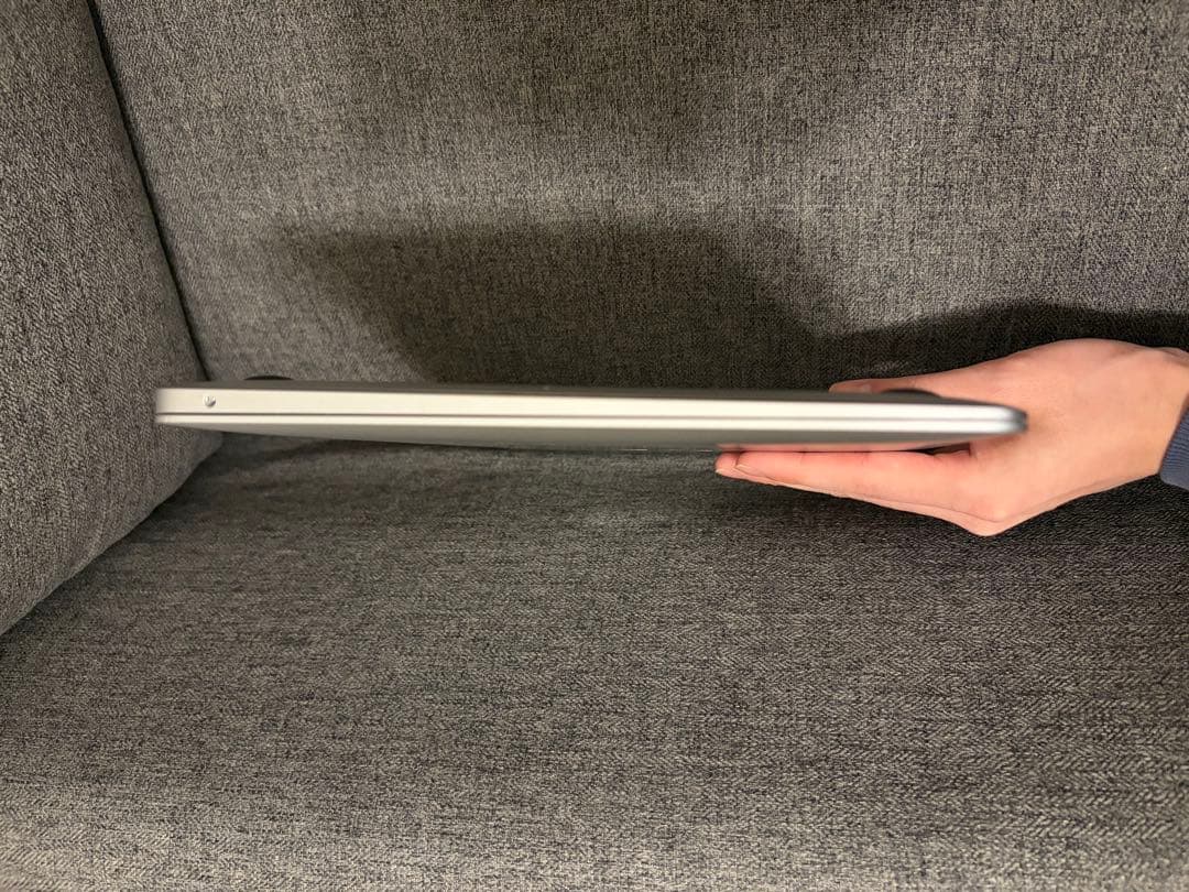 MacBook Air 8GB 初期化済み　2019 充電器付き