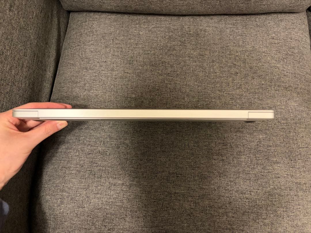 MacBook Air 8GB 初期化済み　2019 充電器付き