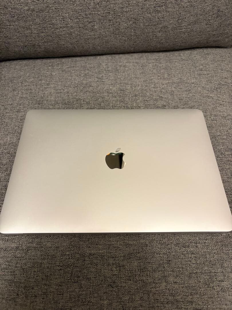 MacBook Air 8GB 初期化済み　2019 充電器付き
