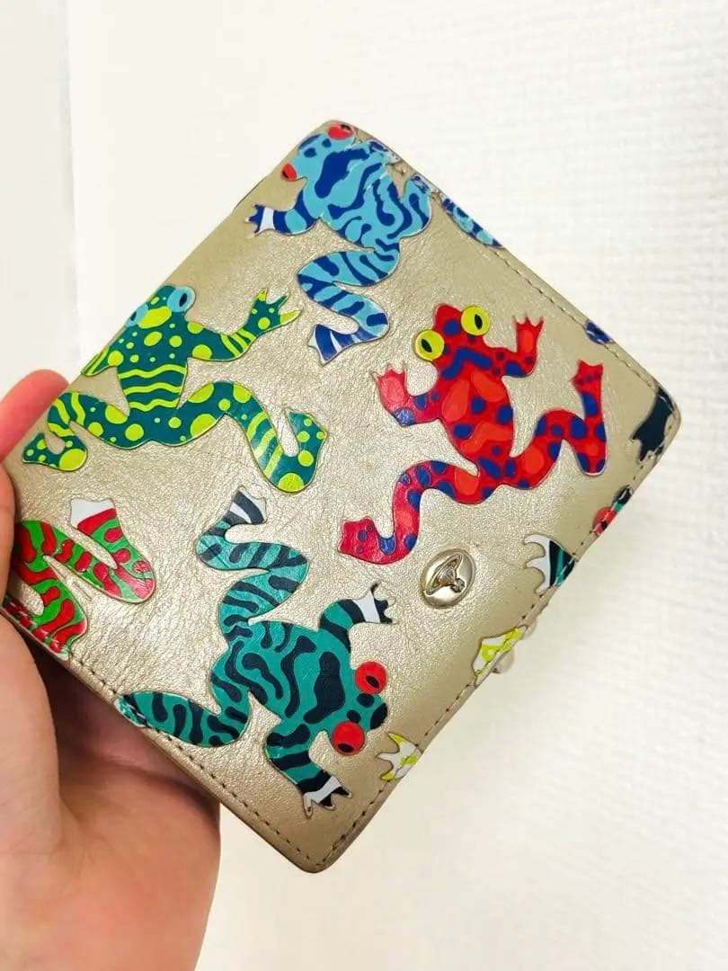 【レア】ヴィヴィアンウエストウッド　二つ折り財布　カエル柄　個性的デザイン