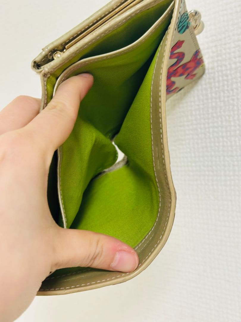 【レア】ヴィヴィアンウエストウッド　二つ折り財布　カエル柄　個性的デザイン