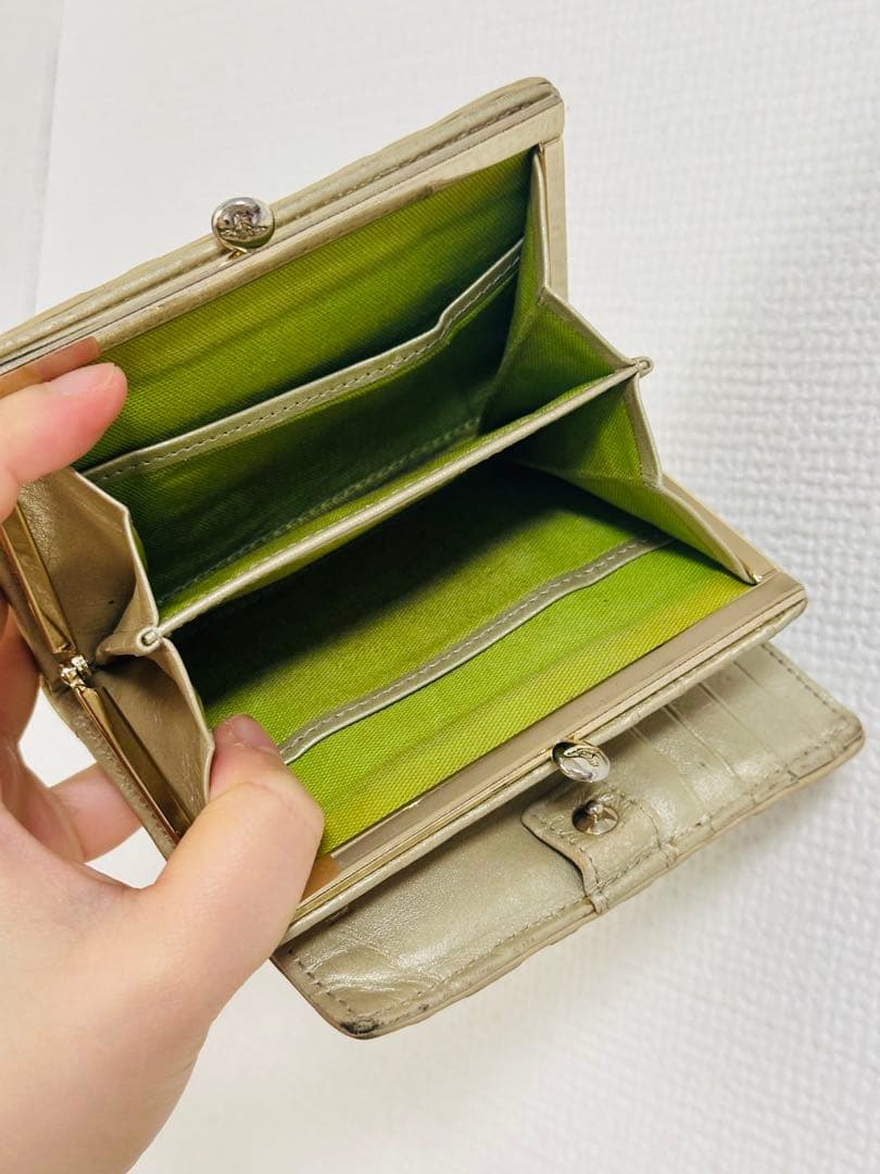 【レア】ヴィヴィアンウエストウッド　二つ折り財布　カエル柄　個性的デザイン