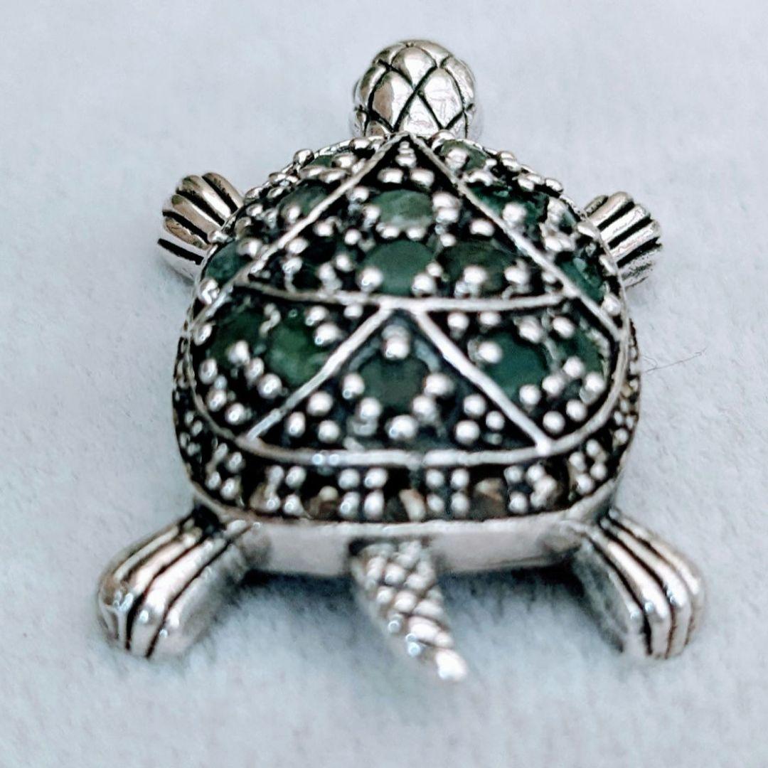 トルコ製 925silver 天然石 ペンダントトップ（エメラルド 亀）