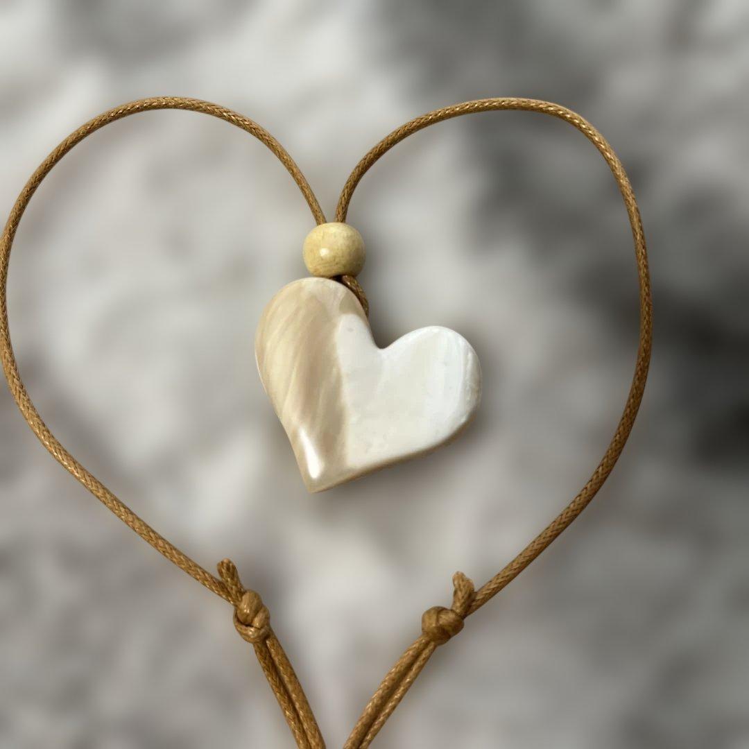 夜光貝のネックレス（2）