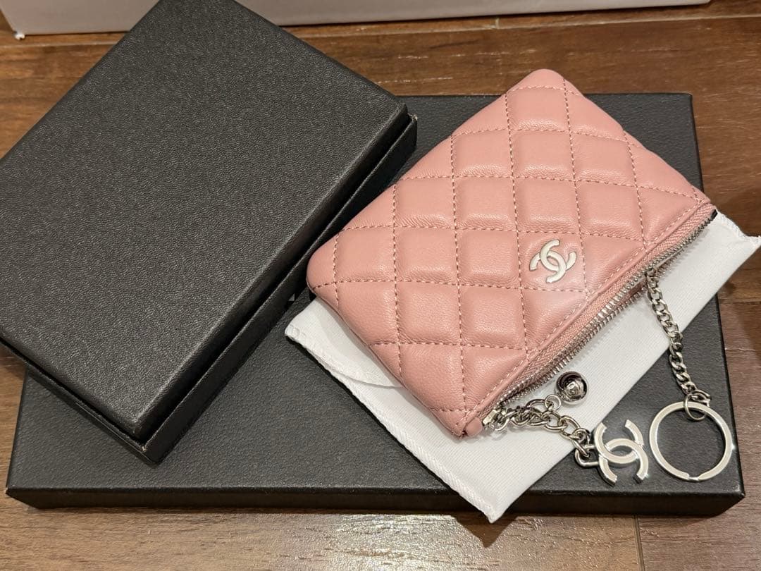 【本革】ピンクキルティング　ラムスキン　カード入れ付きケース　★ノベルティ