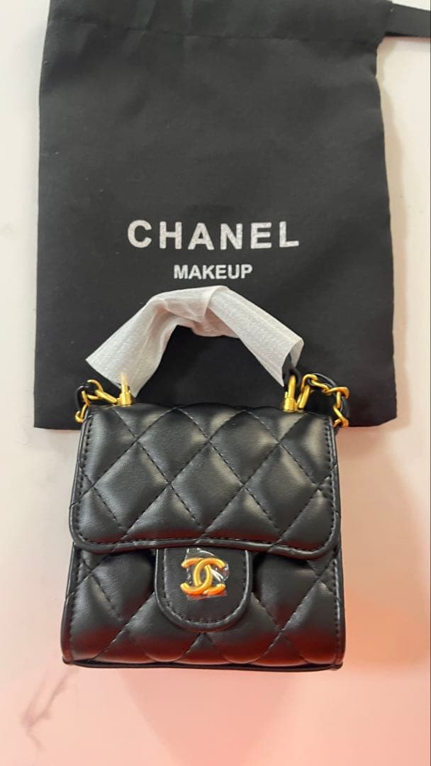 【CHANEL】 ブラック キルティングバッグ✨　コスメポーチ　ノベルティ