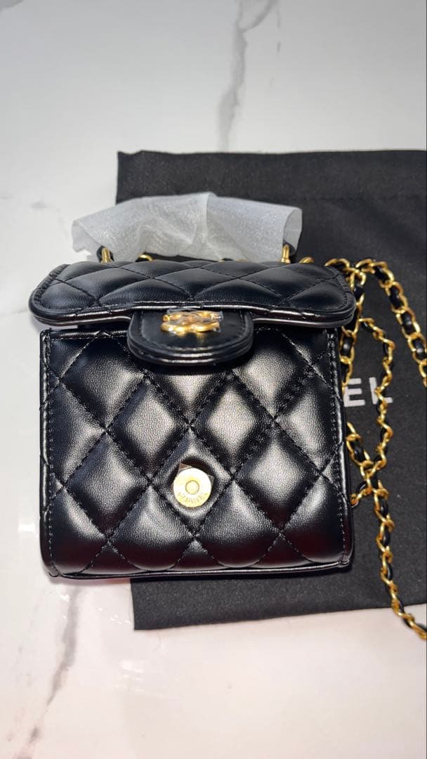 【CHANEL】 ブラック キルティングバッグ✨　コスメポーチ　ノベルティ