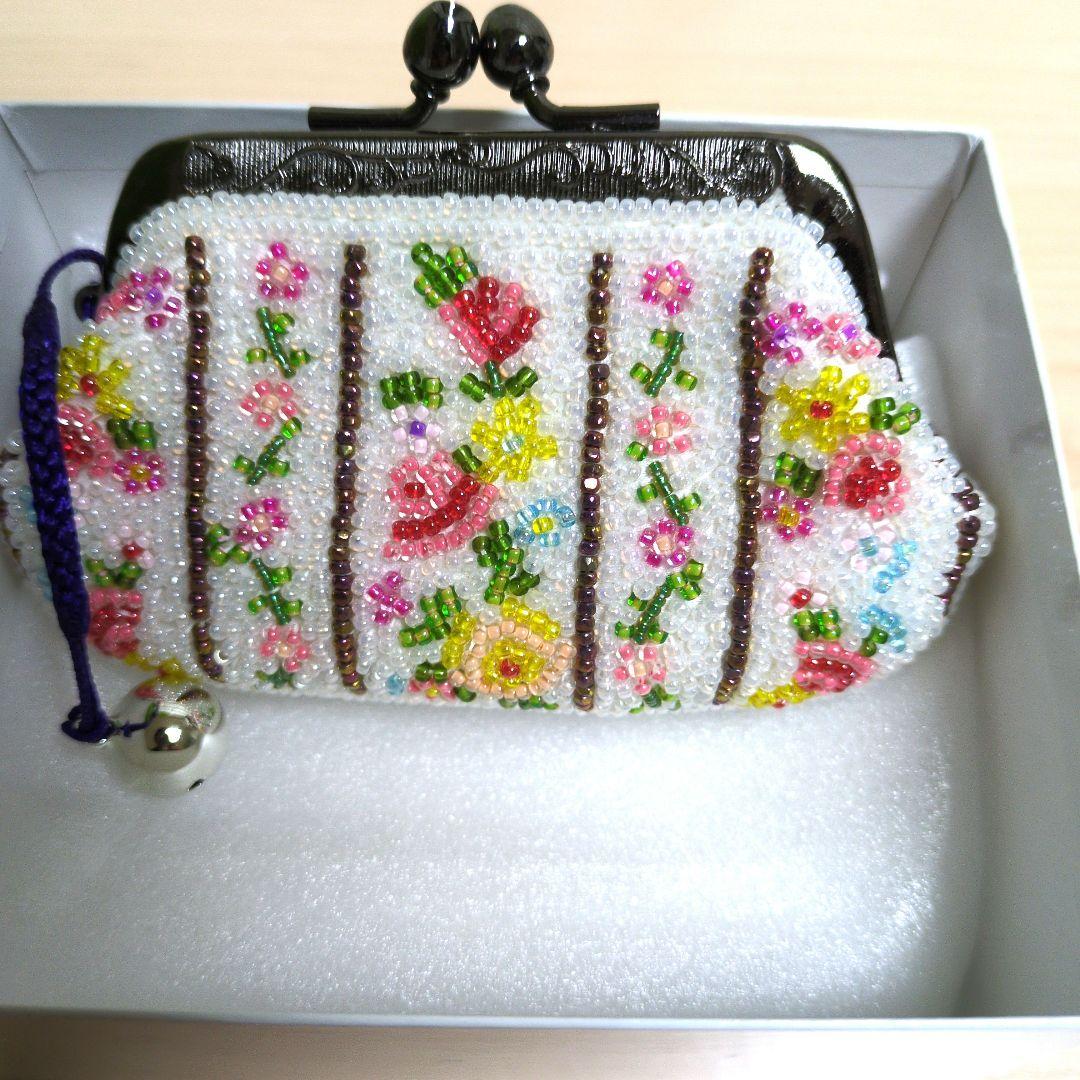 ☆新品未使用☆柏ビーズ　がま口財布