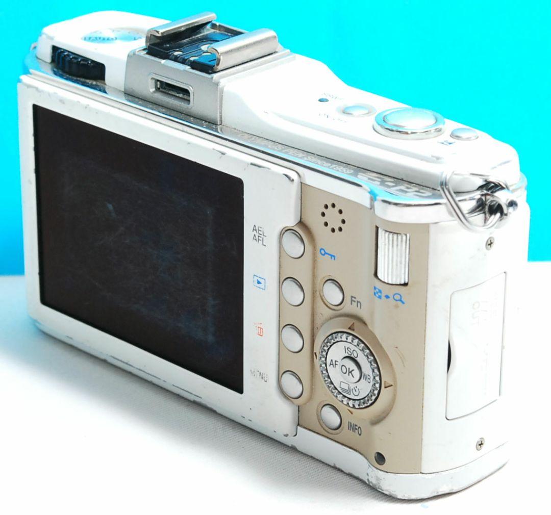 OLYMPUS E P2 ボディ　ホワイト　送料無料