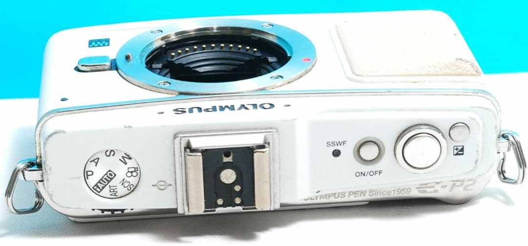 OLYMPUS E P2 ボディ　ホワイト　送料無料