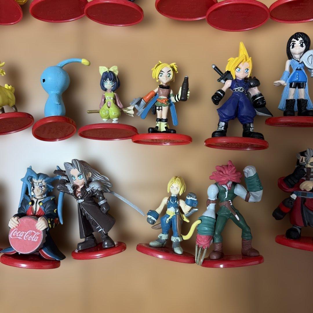 コカコーラ　ファイナルファンタジー　FF フギュア