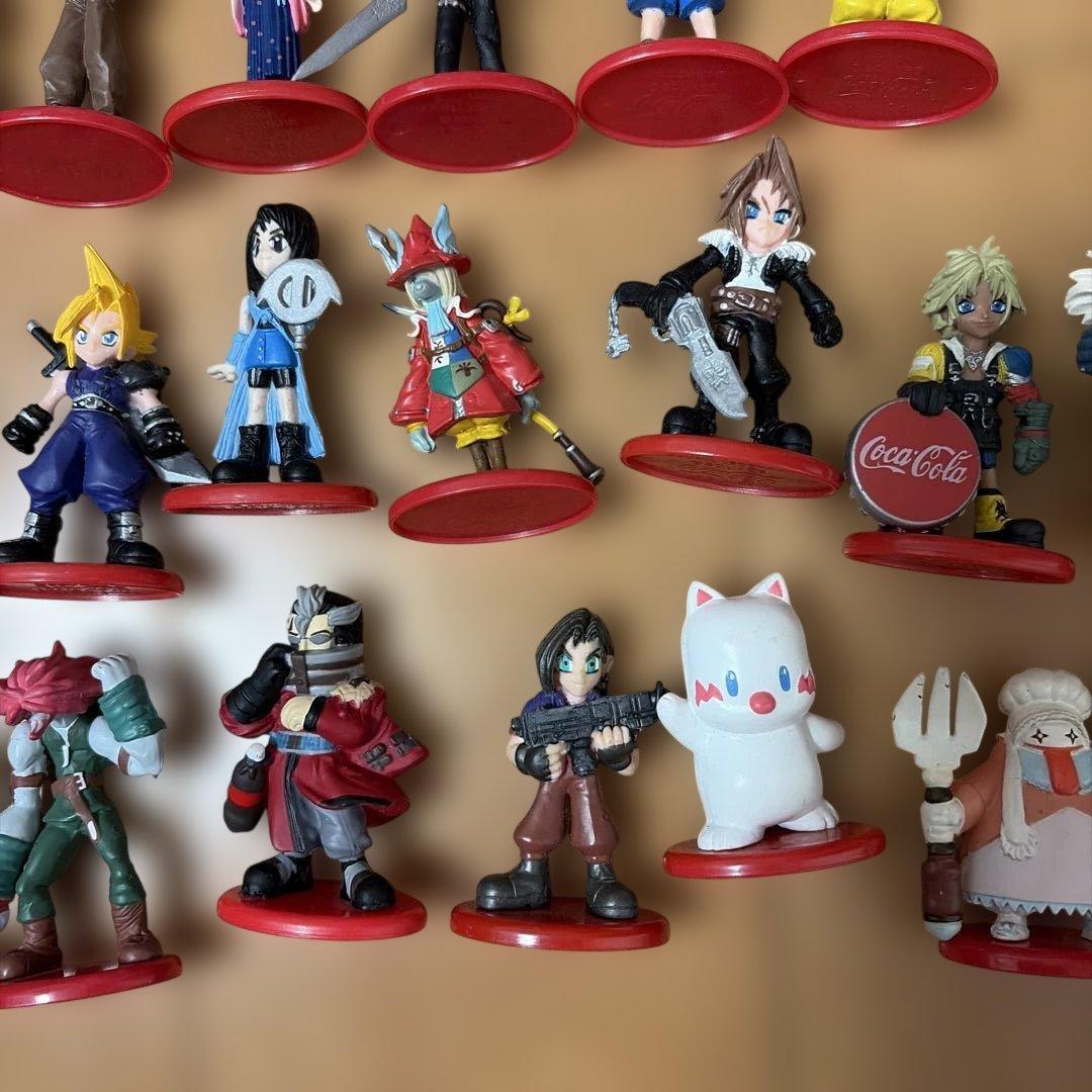 コカコーラ　ファイナルファンタジー　FF フギュア