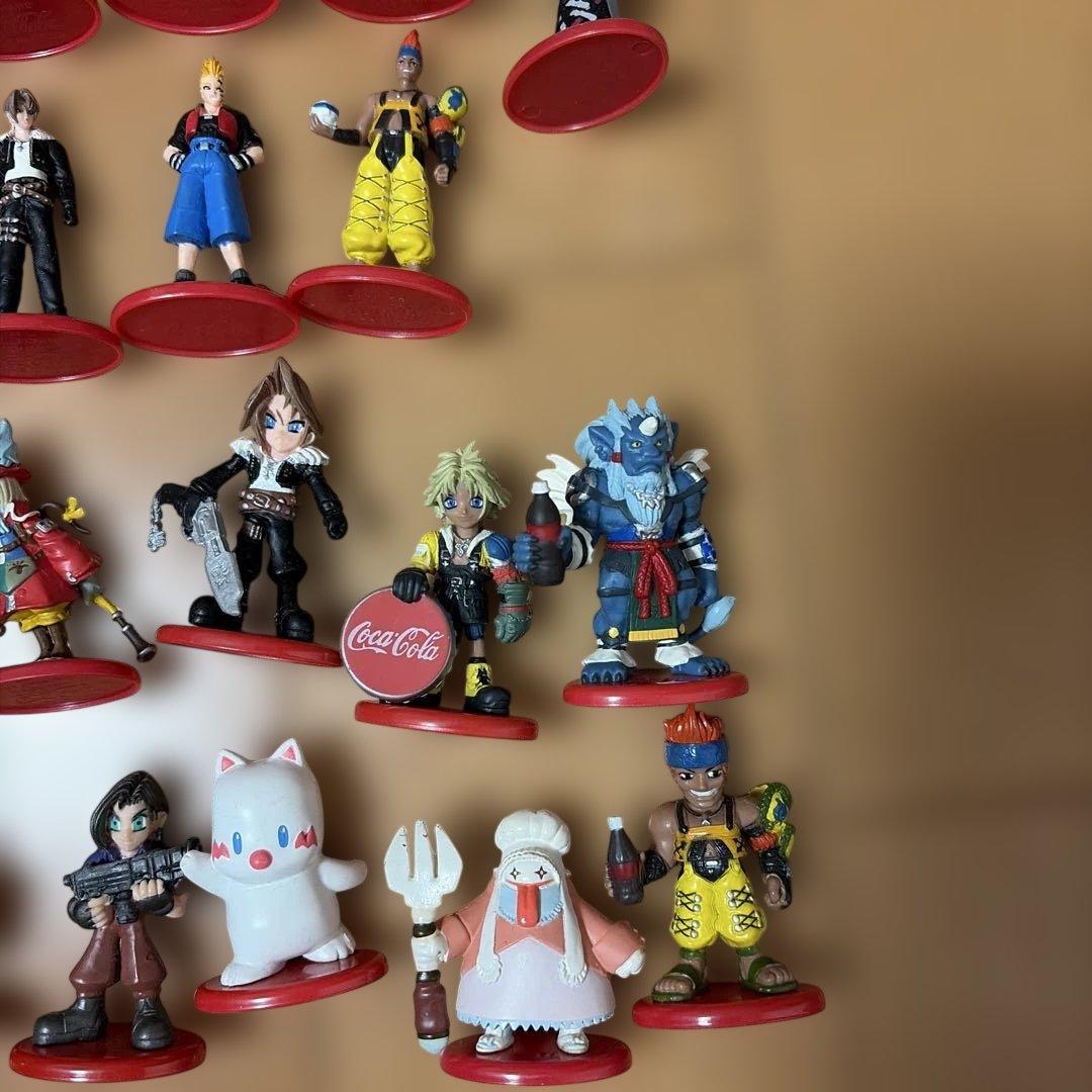コカコーラ　ファイナルファンタジー　FF フギュア