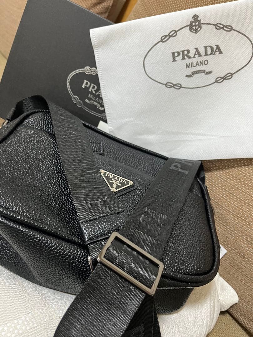 PRADA♡ユニセックス♡レザーショルダー