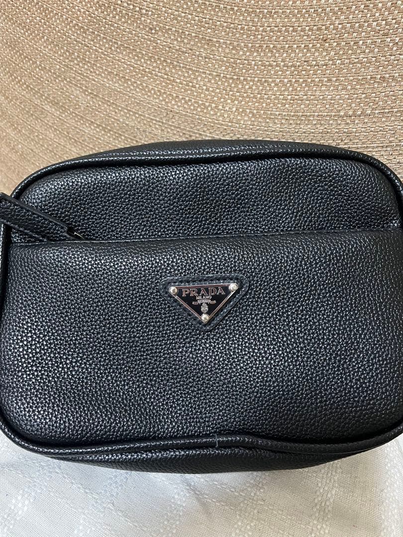 PRADA♡ユニセックス♡レザーショルダー