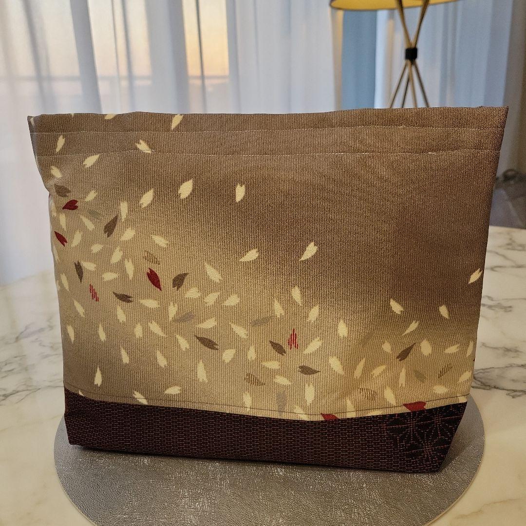 小紋生地リメイクバッグ　底羽織　持ち手アクリル㊶