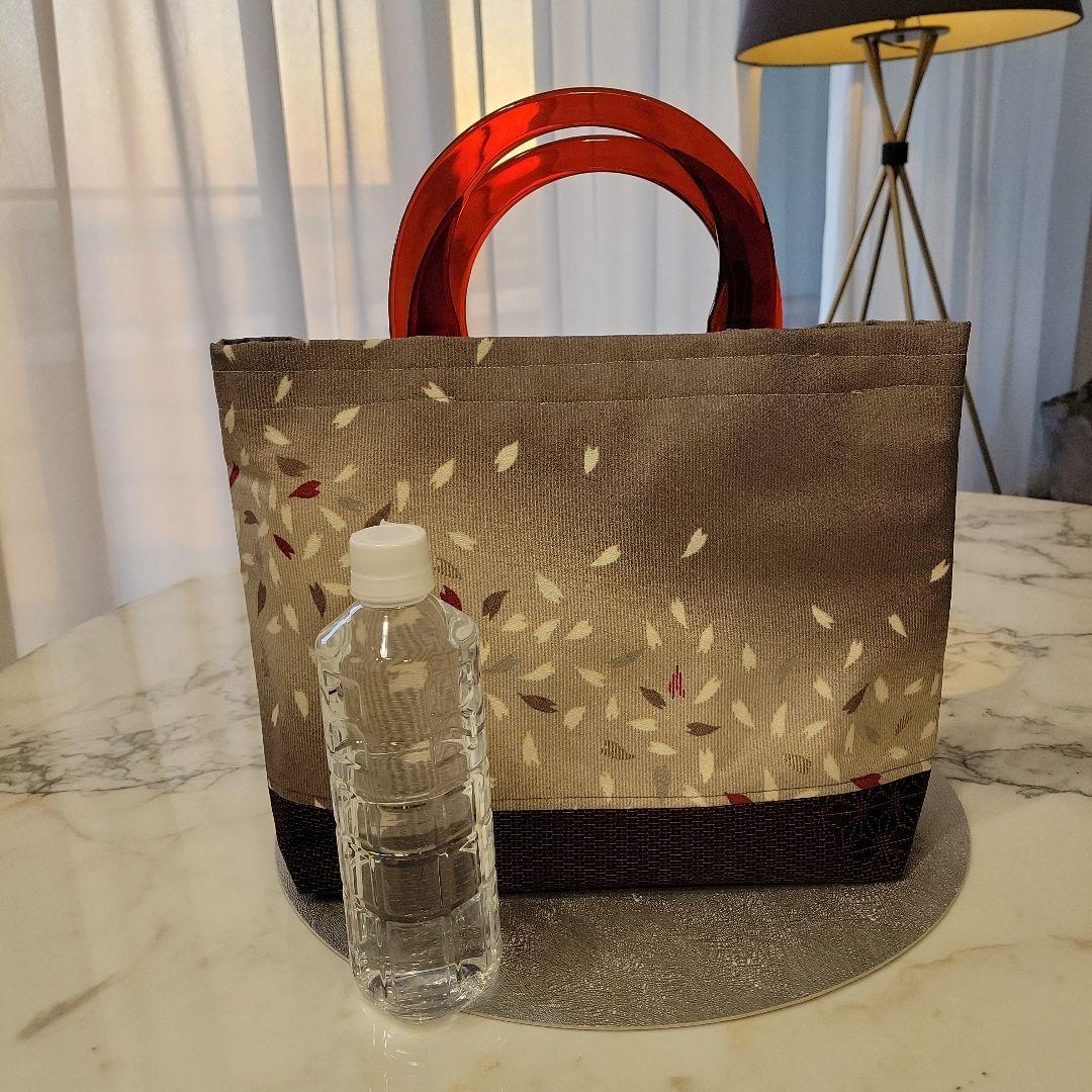 小紋生地リメイクバッグ　底羽織　持ち手アクリル㊶