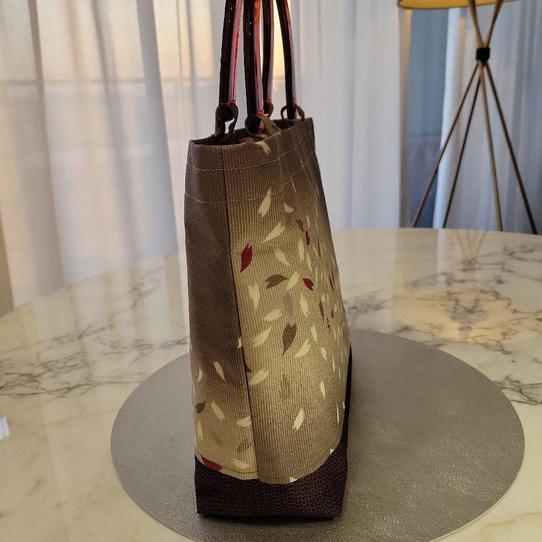 小紋生地リメイクバッグ　底羽織　持ち手アクリル㊶