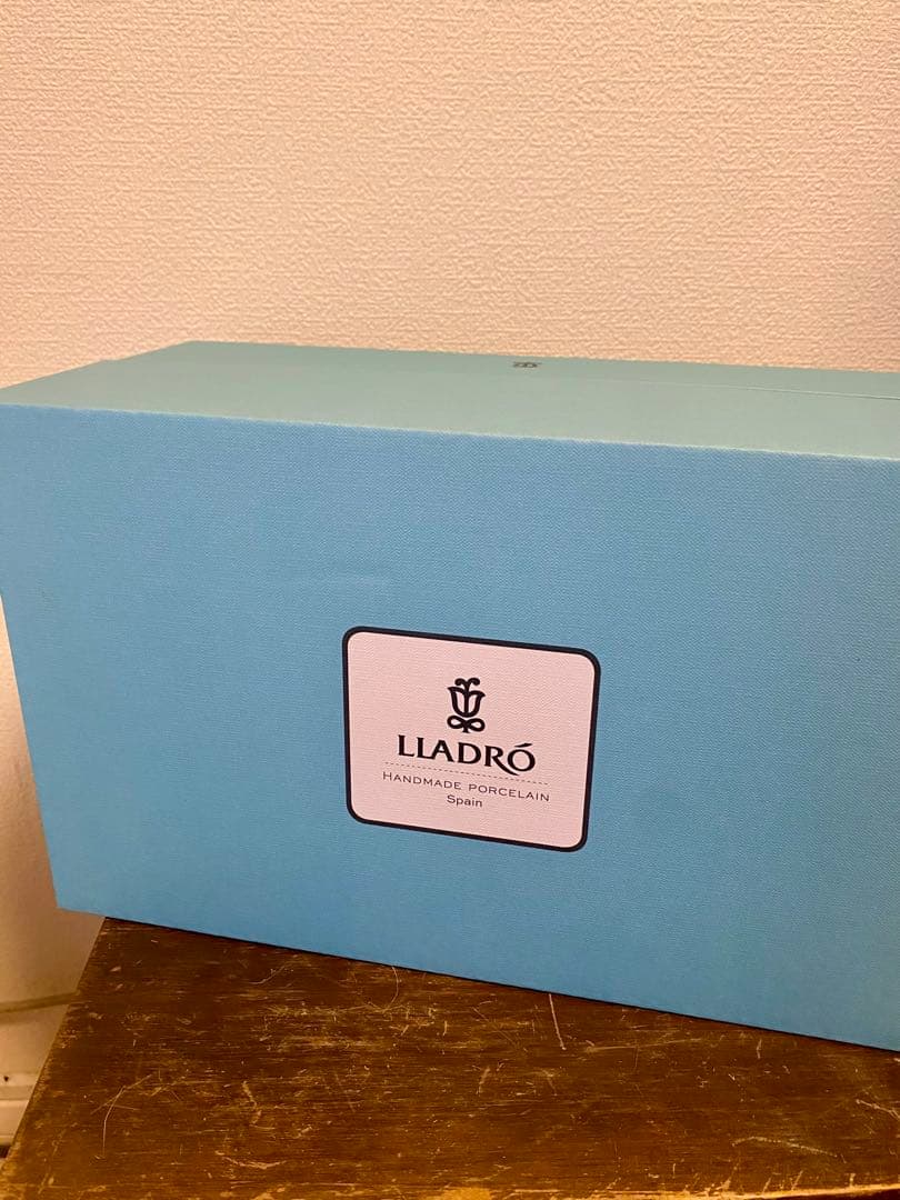 『美品』　リヤドロ　フィギィリン　箱付き　人気作「僕の親友」