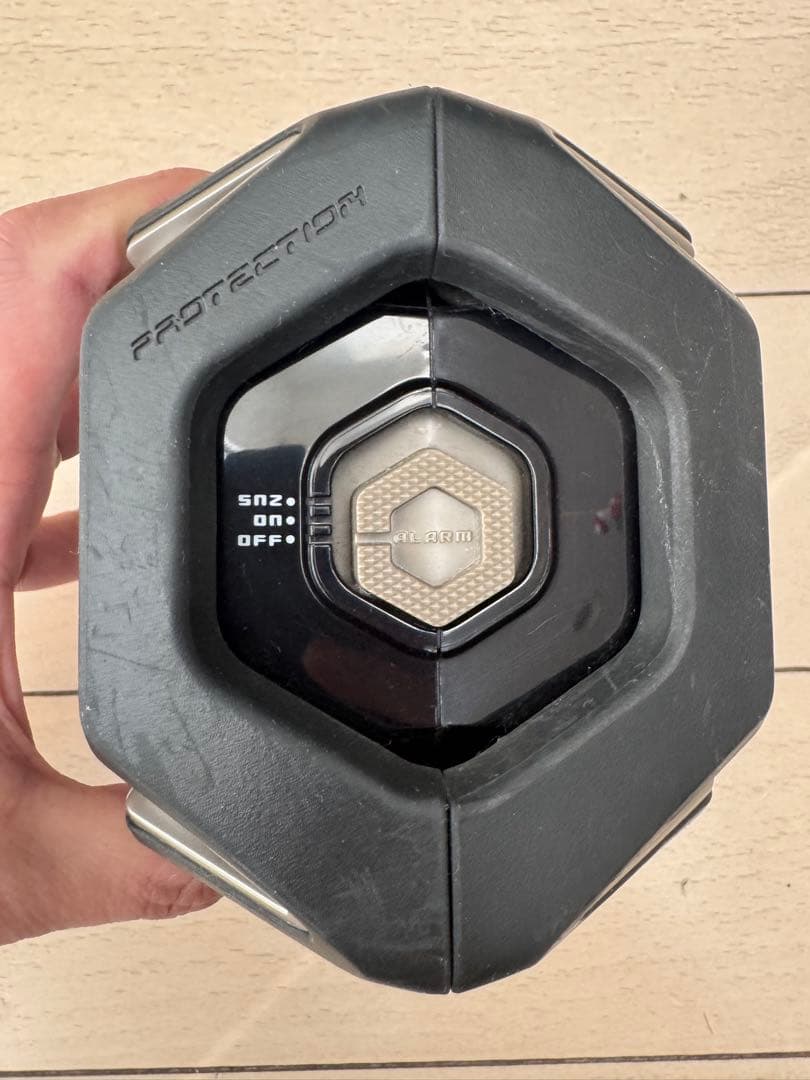 G-SHOCK風　目覚まし時計　CASIO GQ-1000J